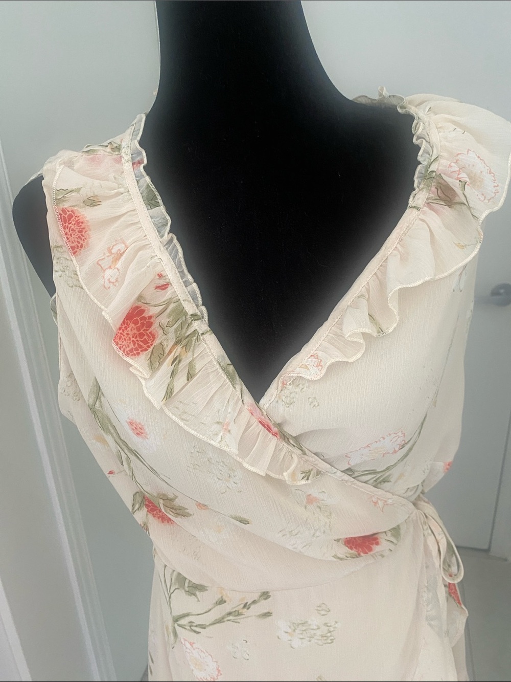 MILE END Floral Ruffle lined Wrap Dress Floral Cream & Orange Size Medium - Picture 3 of 16